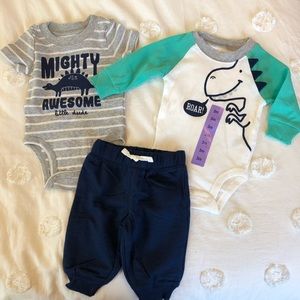 Carter’s Dinosaur Set